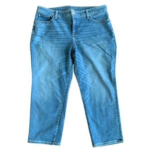 CHICO’S Jeans Girlfriend Size 3 16P So Slimming Slim Leg Crop